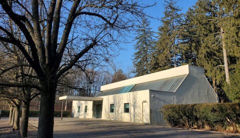 photo of the outside of the Katonah Museum of art